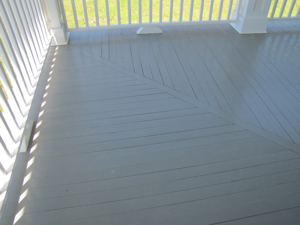 Porch corner plank pattern in New Orleans - Strong Shield
