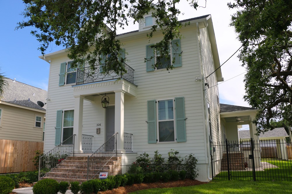 Traditional exterior paint colors for New Orleans home - Strong Shield