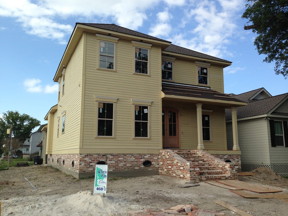 New Orleans home before painting - Strong Shield